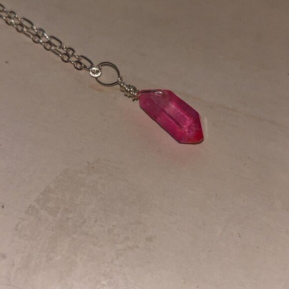 Rose Aura quartz crystal necklace - Picture 3 of 3